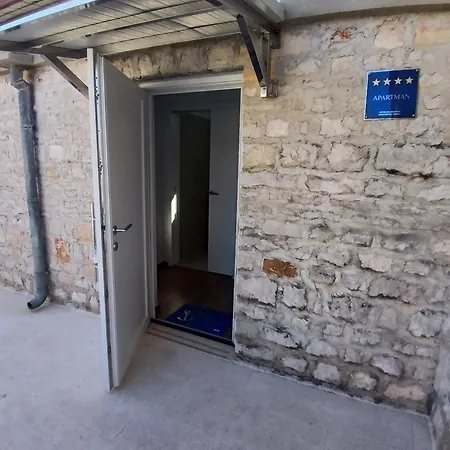 Aci Marina Milna Apartmani Kovacic