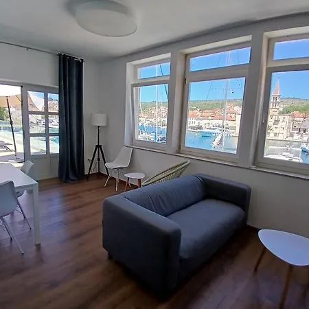 Aci Marina Milna Apartmani