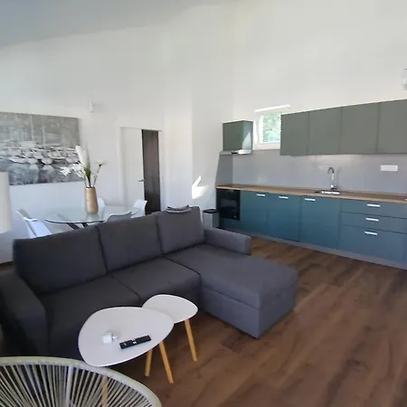 Apartment Aci Marina Milna Apartmani