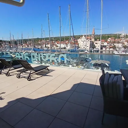 Apartment Aci Marina Milna Apartmani Kovacic