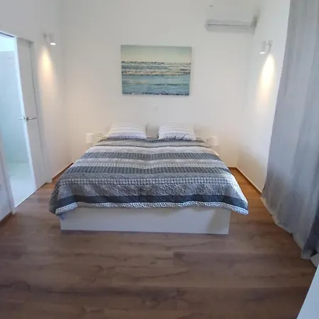 Aci Marina Milna Apartmani *