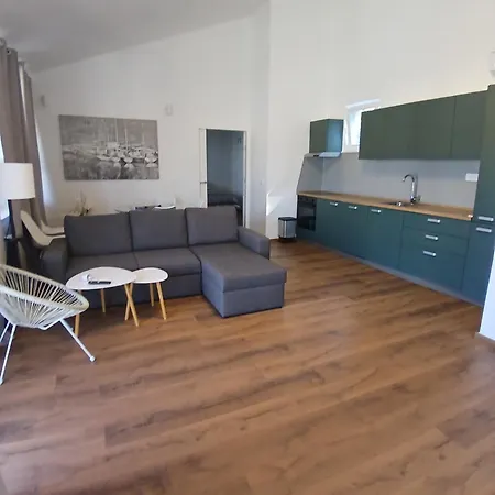 Apartment Aci Marina Milna Apartmani Kovacic