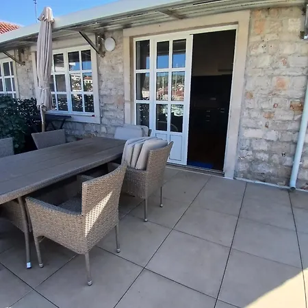 Aci Marina Milna Apartmani * Kovacic